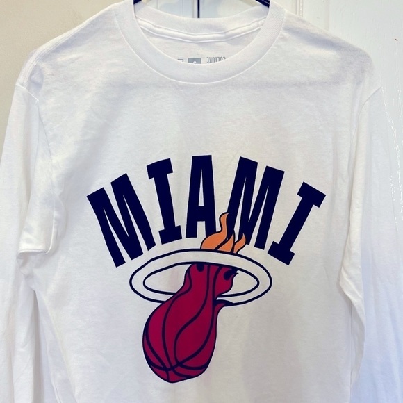 COURT CULTURE MIAMI HEAT UNISEX LONG SLEEVE TEE WHITE SIZE S SMALL NWOT - Picture 1 of 6